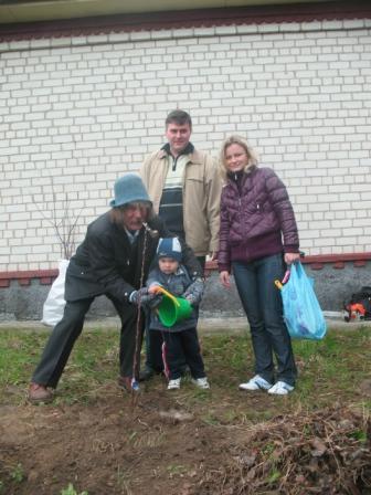 Земляцька толока у Пирогово ( сприймає уроки...і перехоплює ініціативу.jpg)